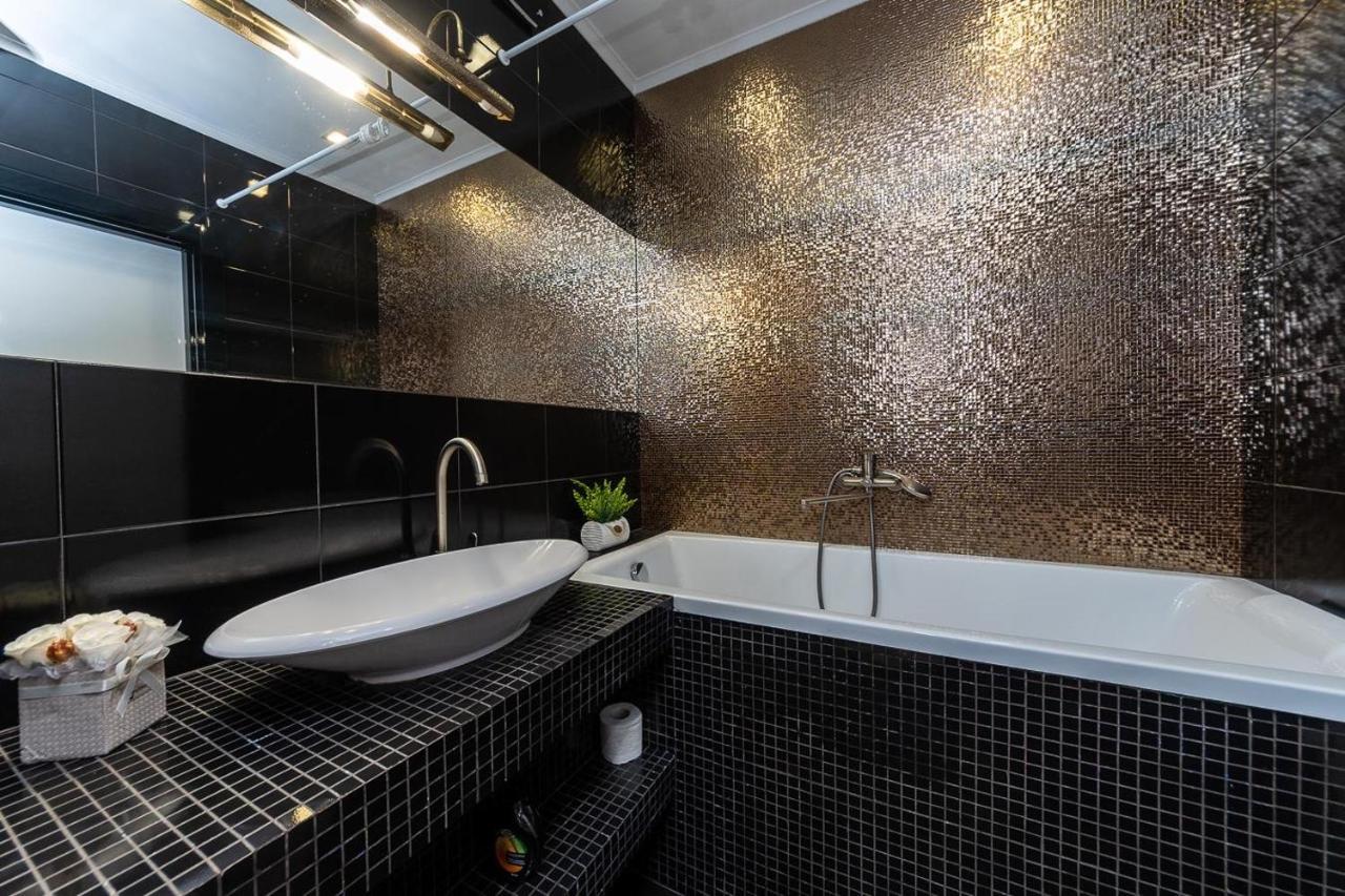 Fashionable Panoramic Apartments Dnieper. Obolon Kiev Exterior foto